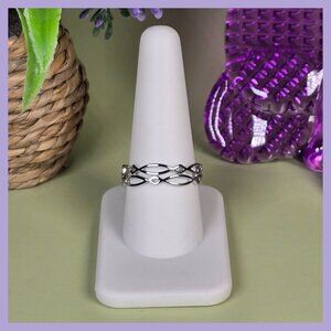 Infinity Pattern Band Ring Size 9.5‎ (NWOT)